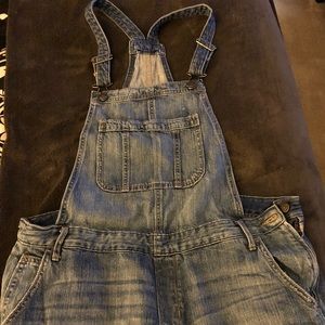 EUC OLD NAVY SKINNY LEG OVERALLS
